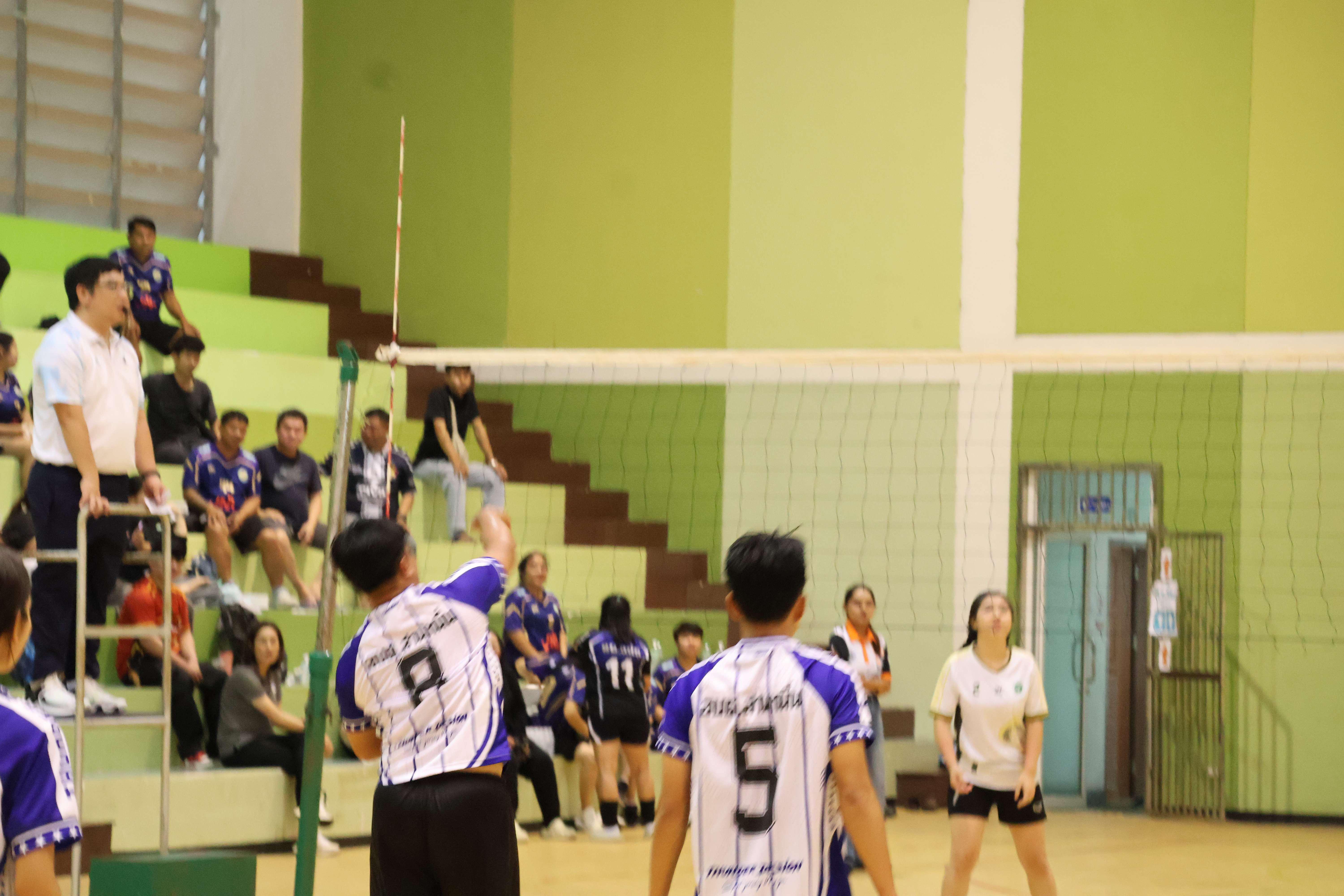 239. การแข่งขันกีฬาวอลเลย์บอลเชื่อมความสัมพันธ์ระหว่างหน่วยงาน คู่ที่ 1 - 8