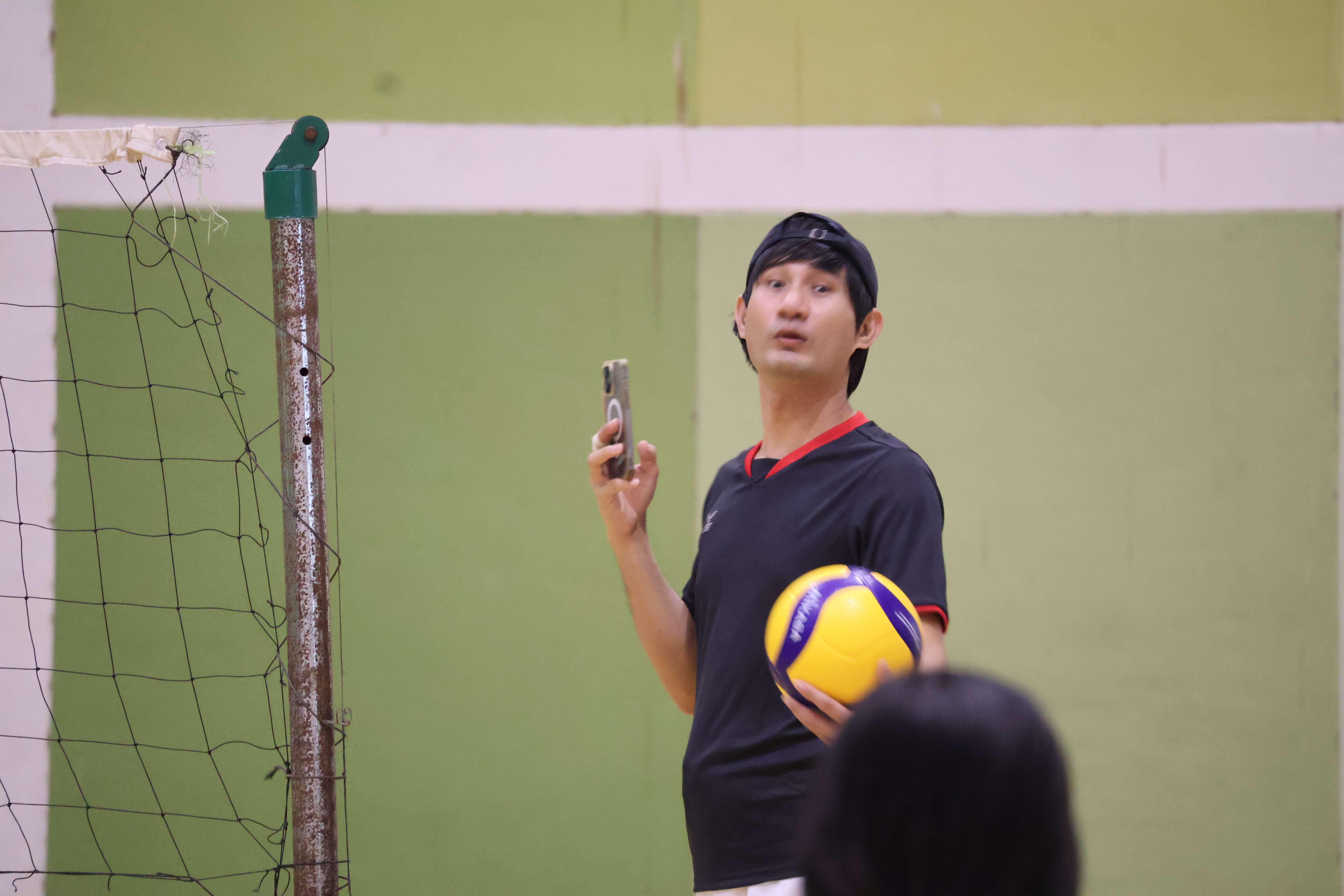 244. การแข่งขันกีฬาวอลเลย์บอลเชื่อมความสัมพันธ์ระหว่างหน่วยงาน คู่ที่ 1 - 8