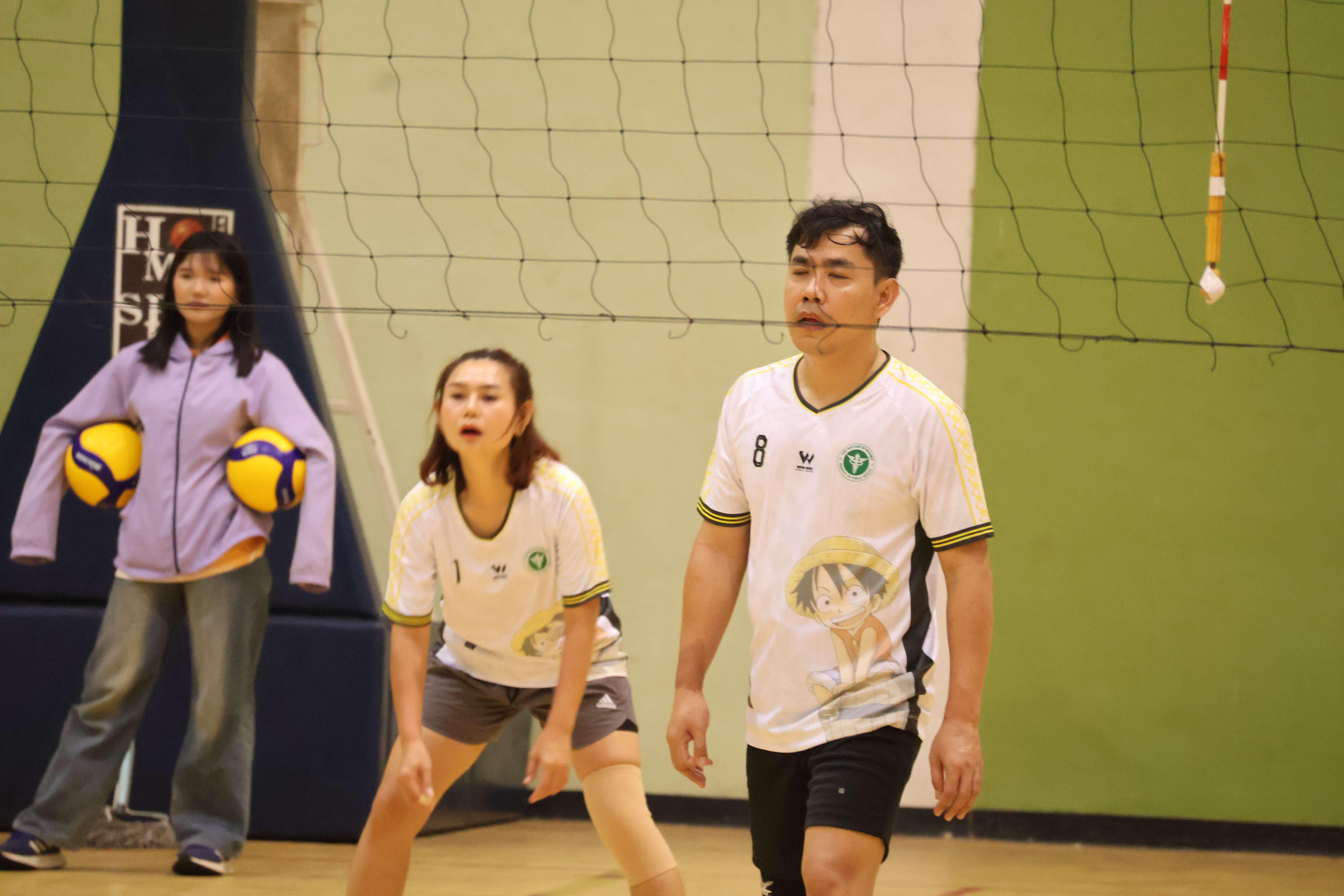 248. การแข่งขันกีฬาวอลเลย์บอลเชื่อมความสัมพันธ์ระหว่างหน่วยงาน คู่ที่ 1 - 8