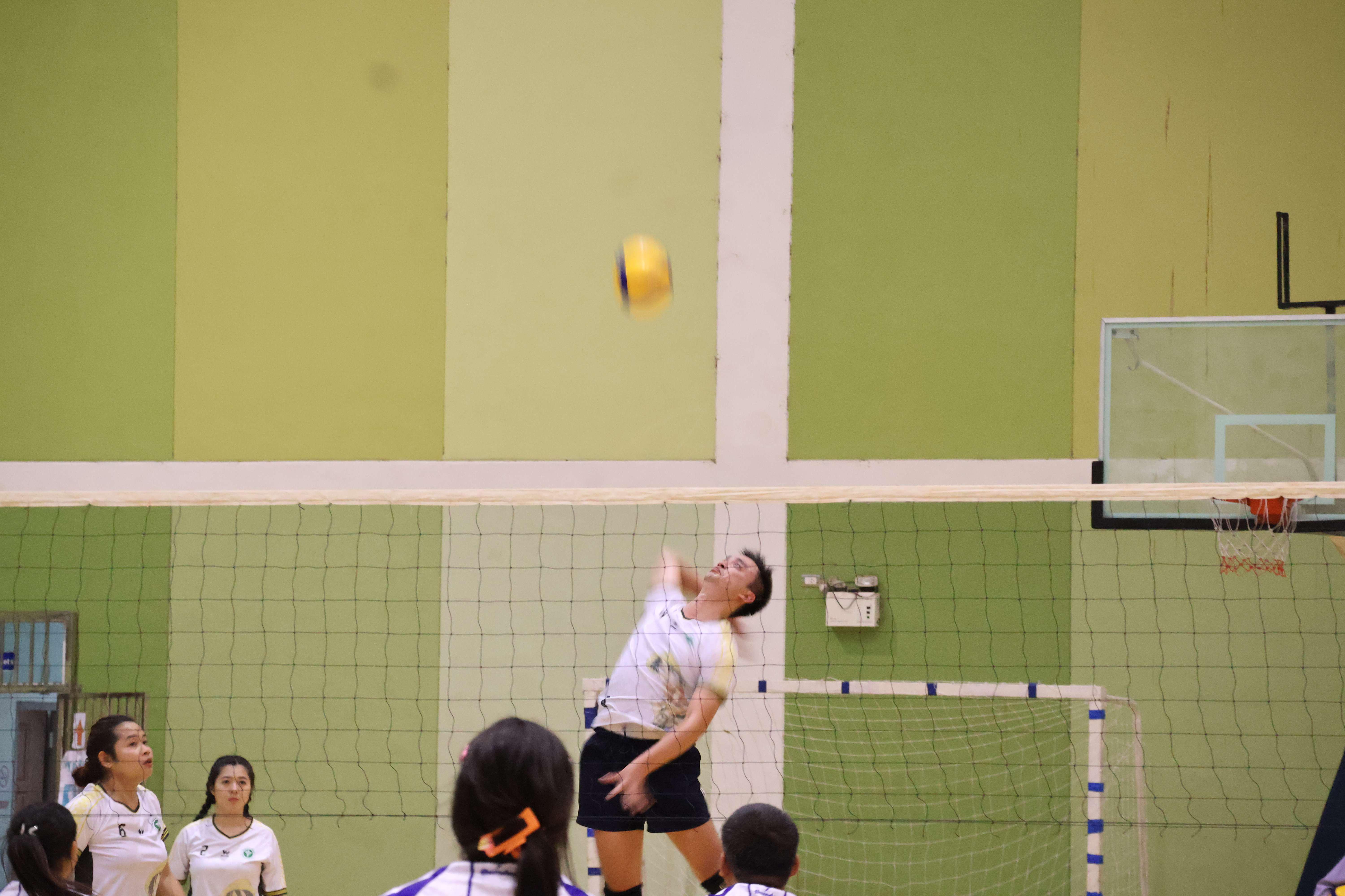 249. การแข่งขันกีฬาวอลเลย์บอลเชื่อมความสัมพันธ์ระหว่างหน่วยงาน คู่ที่ 1 - 8