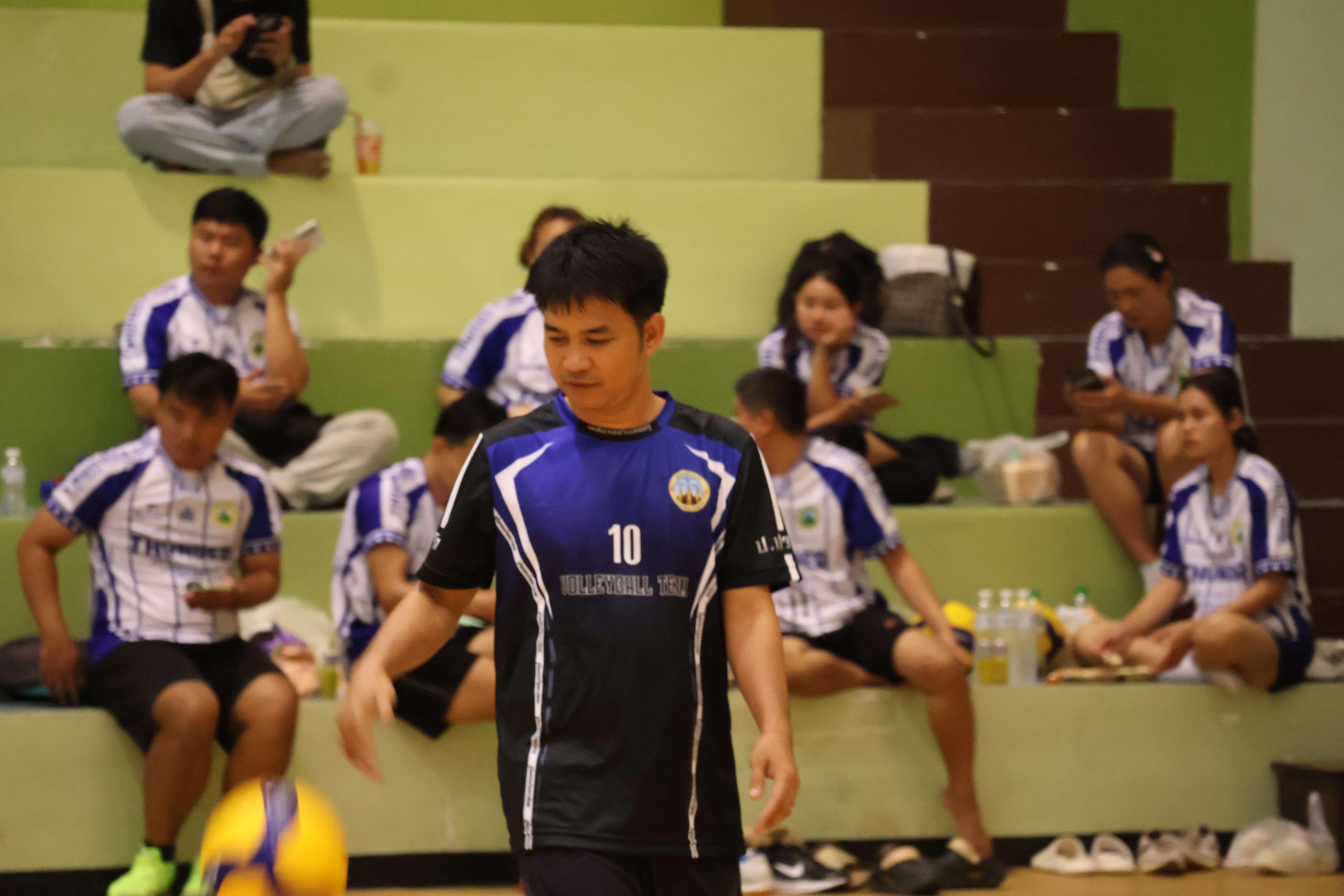 251. การแข่งขันกีฬาวอลเลย์บอลเชื่อมความสัมพันธ์ระหว่างหน่วยงาน คู่ที่ 1 - 8