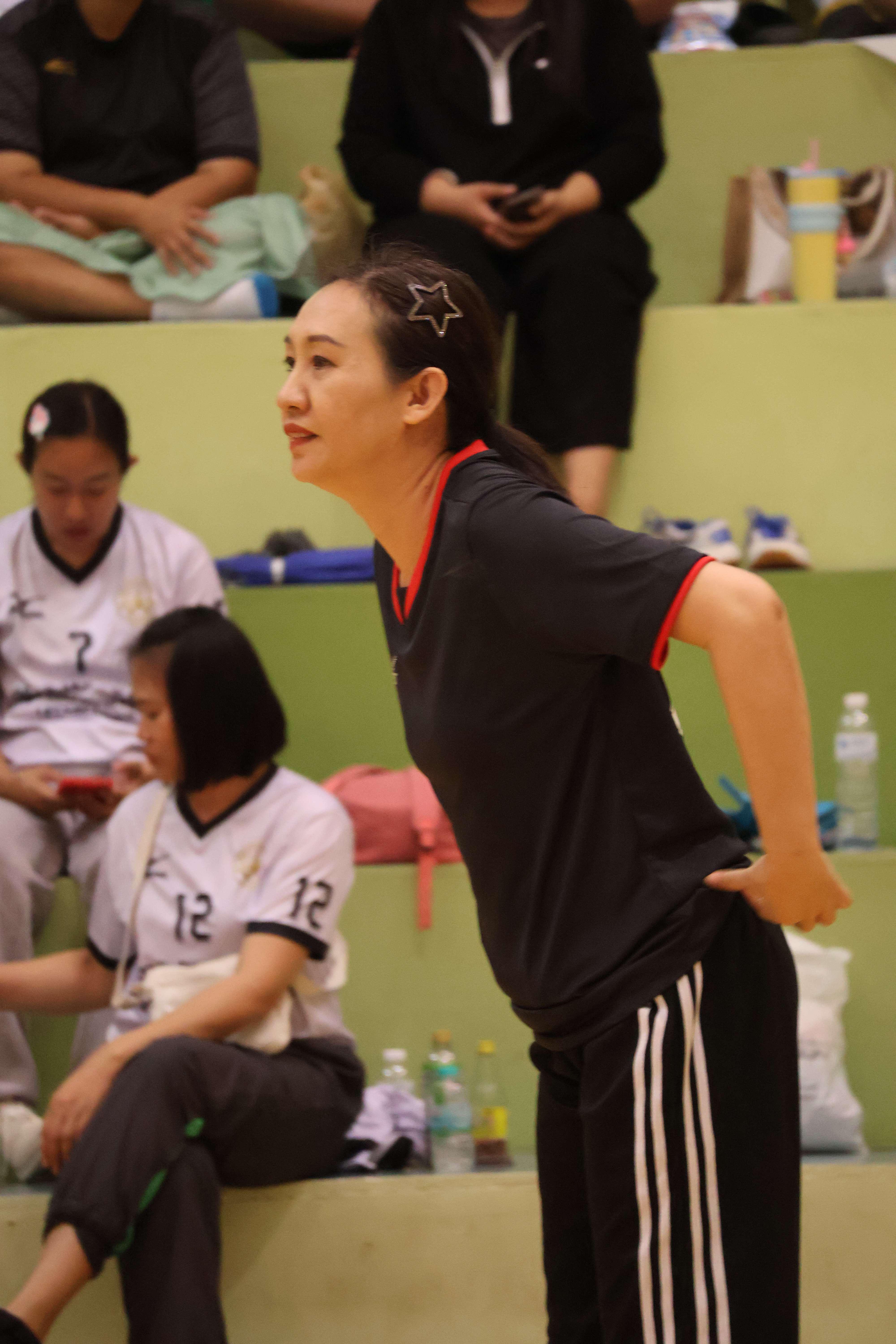 294. การแข่งขันกีฬาวอลเลย์บอลเชื่อมความสัมพันธ์ระหว่างหน่วยงาน คู่ที่ 1 - 8