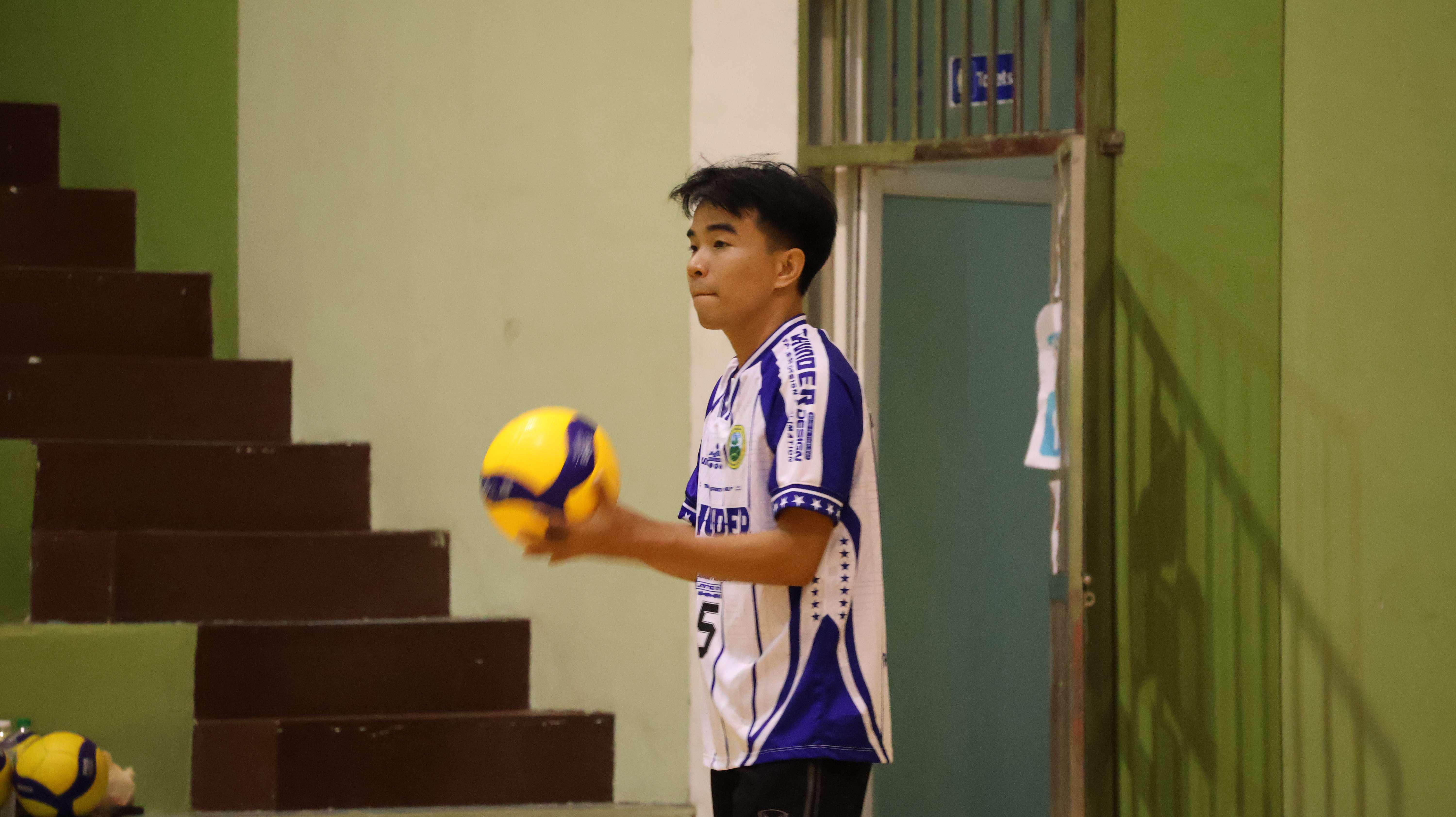 358. การแข่งขันกีฬาวอลเลย์บอลเชื่อมความสัมพันธ์ระหว่างหน่วยงาน คู่ที่ 1 - 8