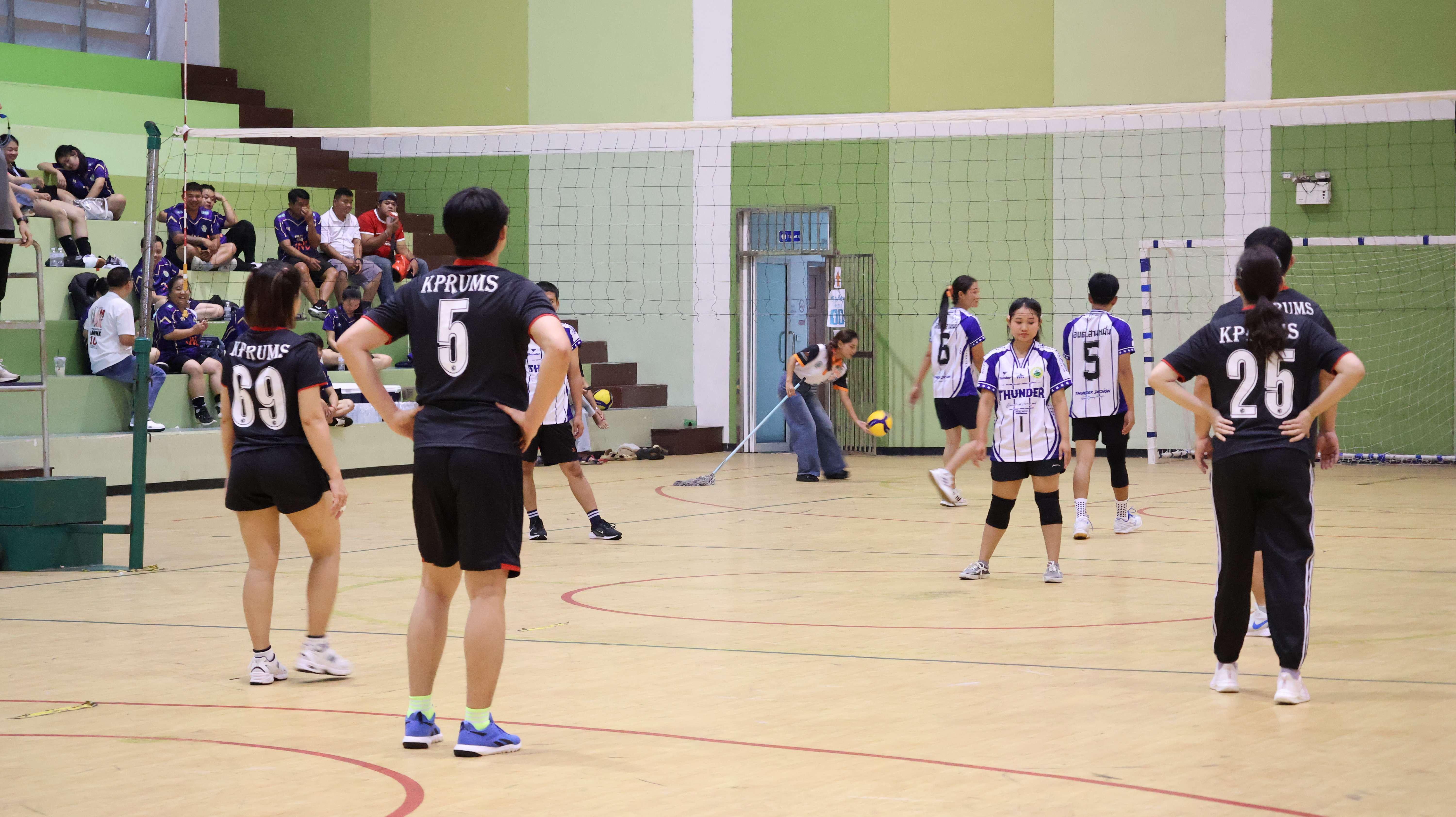 381. การแข่งขันกีฬาวอลเลย์บอลเชื่อมความสัมพันธ์ระหว่างหน่วยงาน คู่ที่ 1 - 8