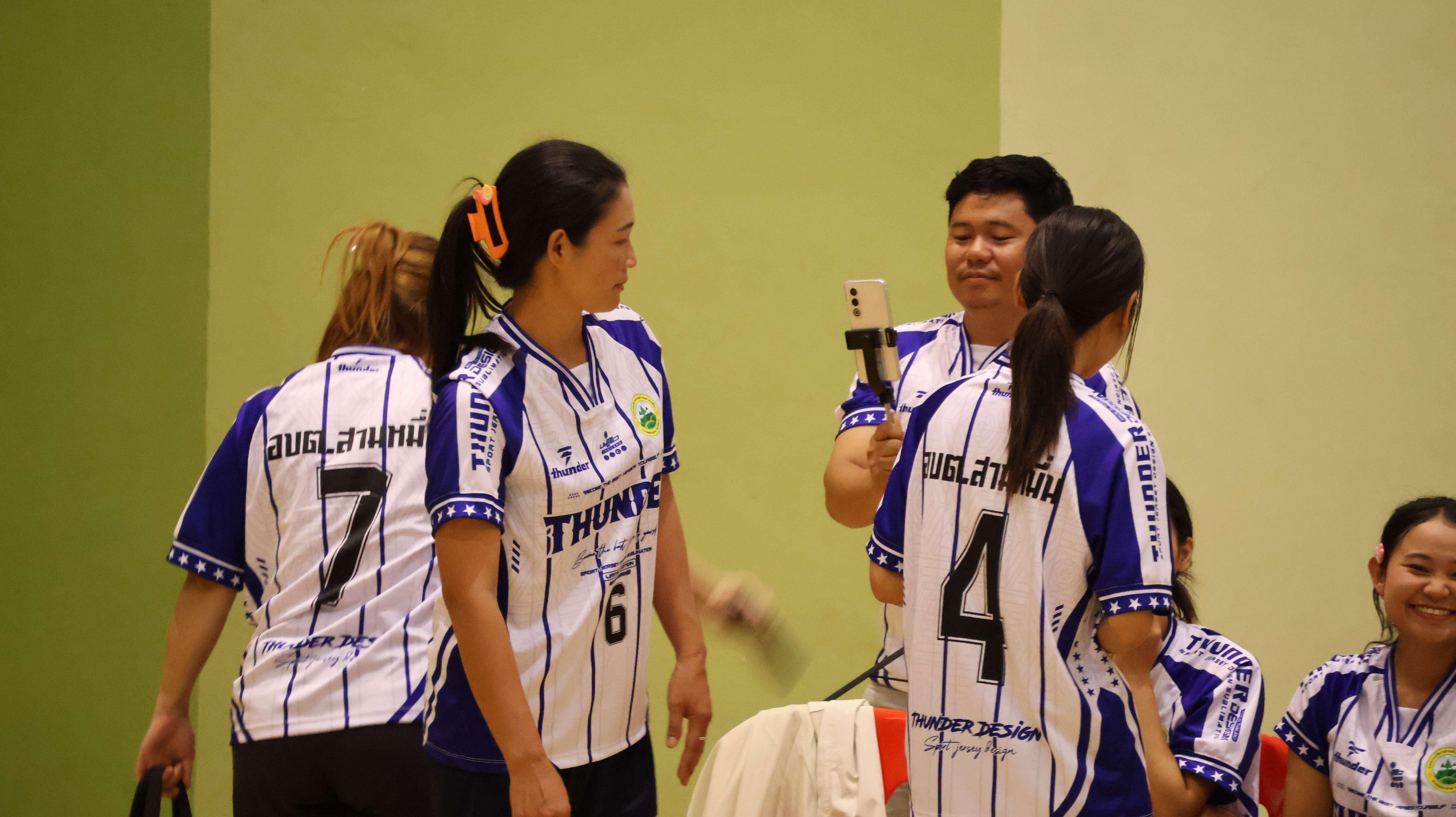 392. การแข่งขันกีฬาวอลเลย์บอลเชื่อมความสัมพันธ์ระหว่างหน่วยงาน คู่ที่ 1 - 8