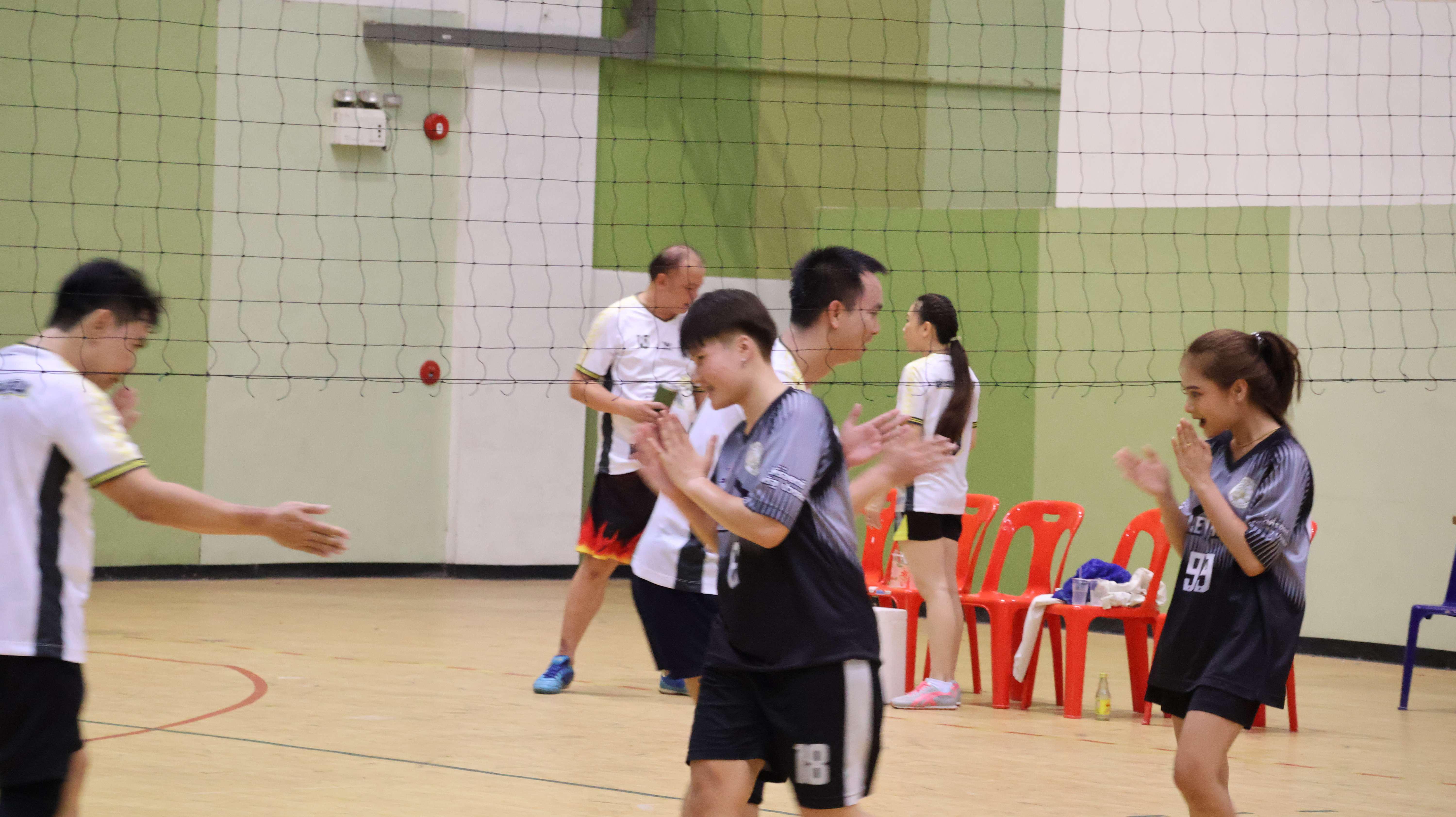 462. การแข่งขันกีฬาวอลเลย์บอลเชื่อมความสัมพันธ์ระหว่างหน่วยงาน คู่ที่ 1 - 8