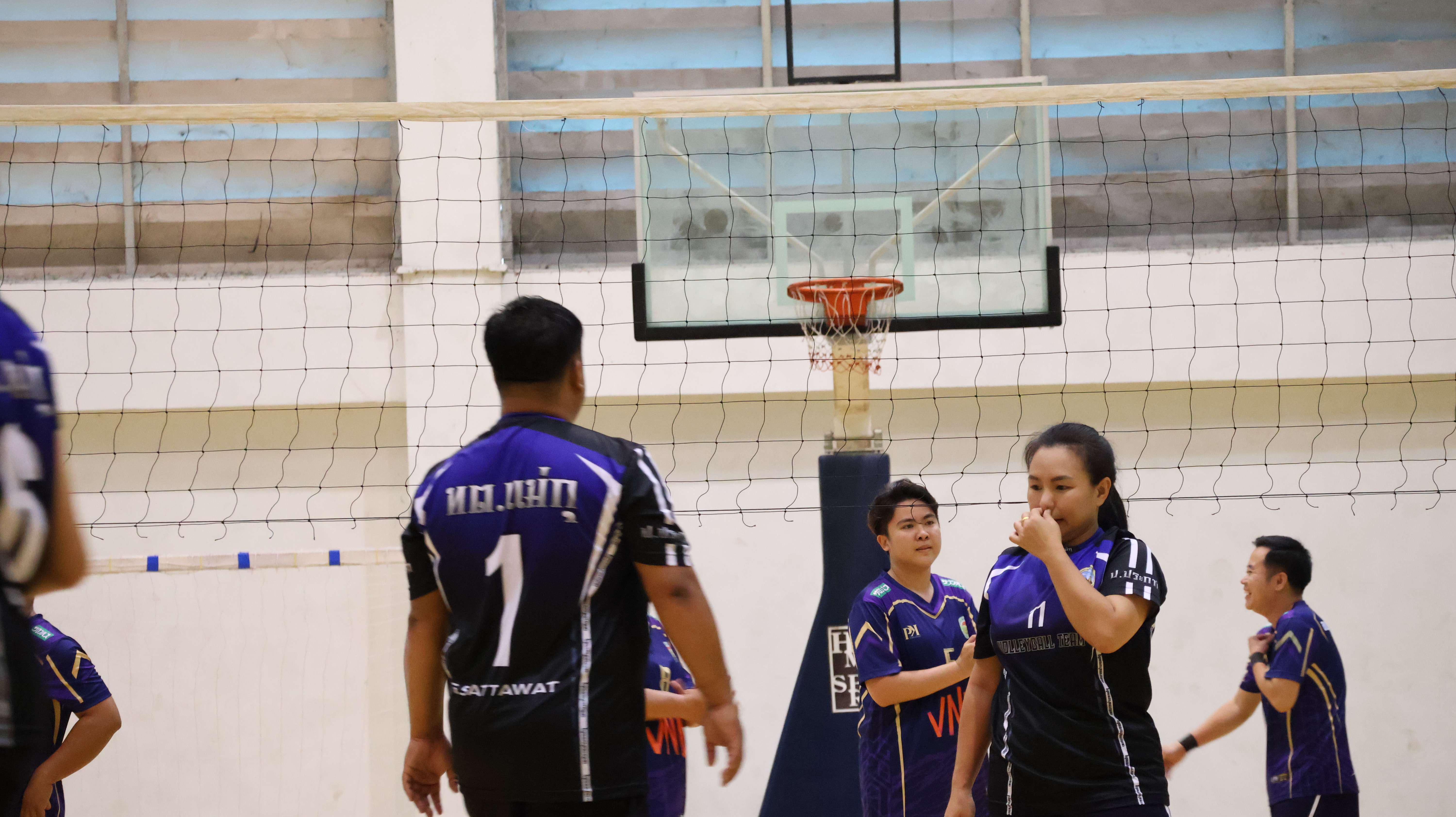 512. การแข่งขันกีฬาวอลเลย์บอลเชื่อมความสัมพันธ์ระหว่างหน่วยงาน คู่ที่ 1 - 8