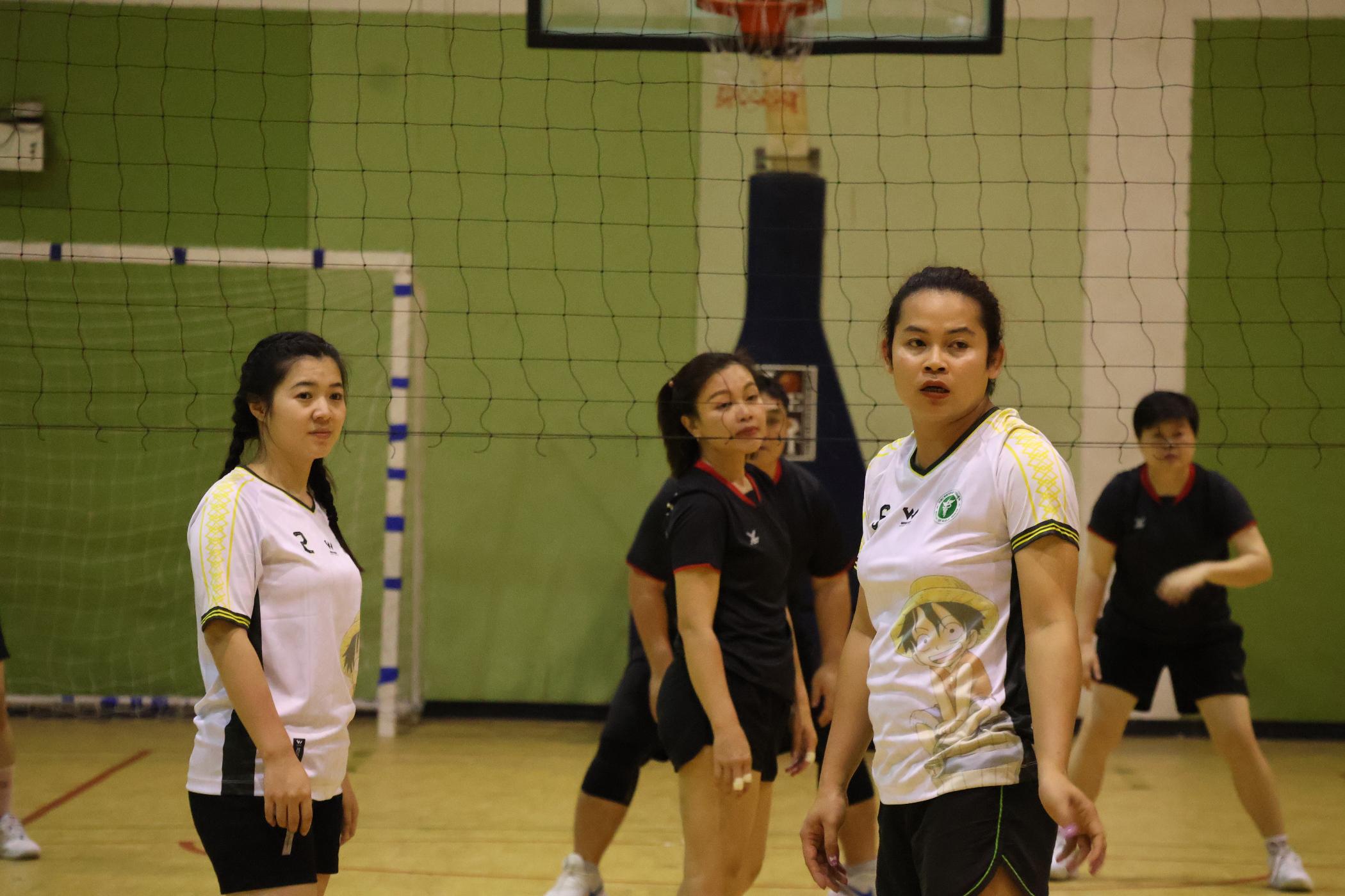 81. การแข่งขันกีฬาวอลเลย์บอลเชื่อมความสัมพันธ์ระหว่างหน่วยงาน คู่ที่ 9 - 15