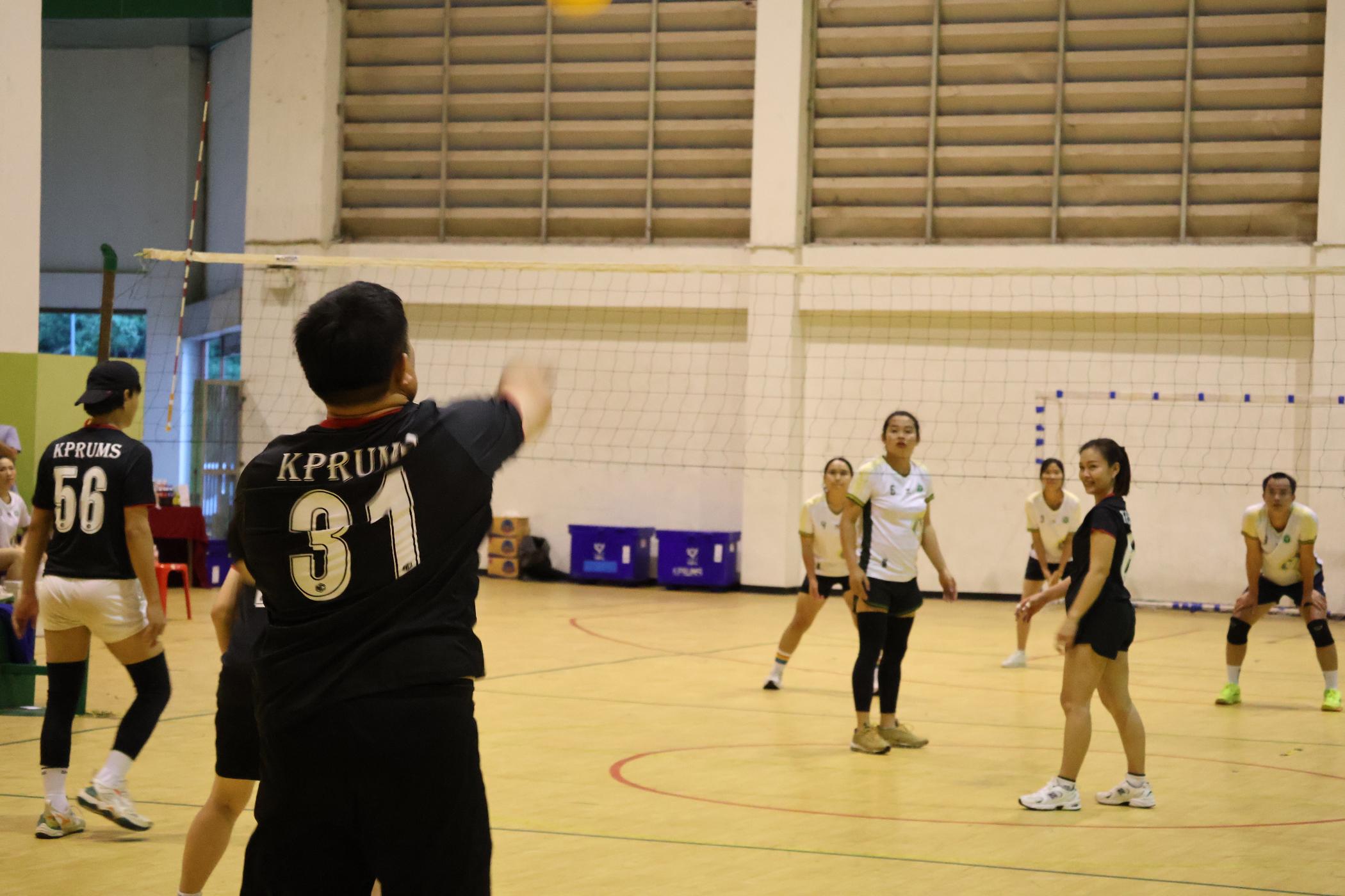 90. การแข่งขันกีฬาวอลเลย์บอลเชื่อมความสัมพันธ์ระหว่างหน่วยงาน คู่ที่ 9 - 15