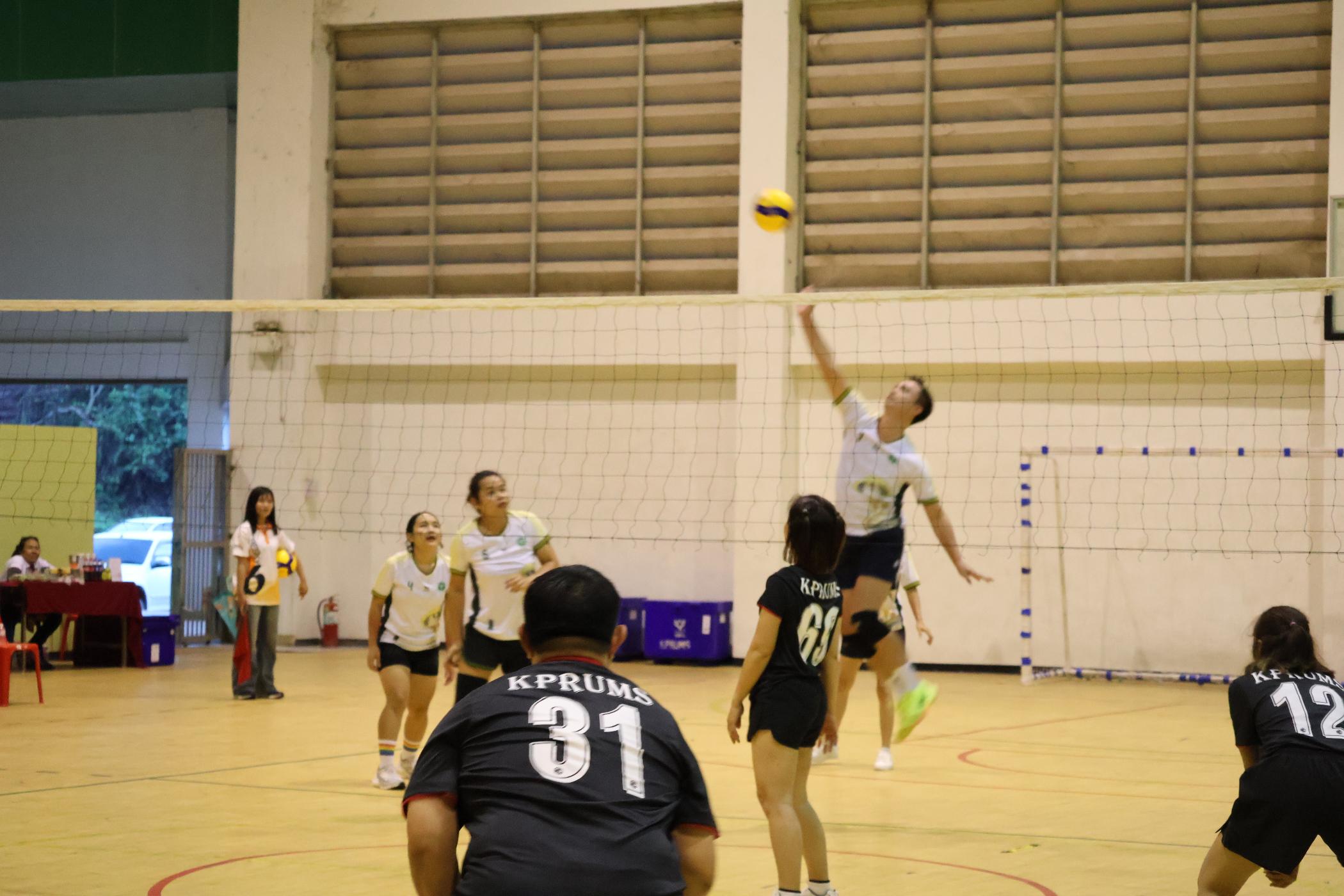 93. การแข่งขันกีฬาวอลเลย์บอลเชื่อมความสัมพันธ์ระหว่างหน่วยงาน คู่ที่ 9 - 15