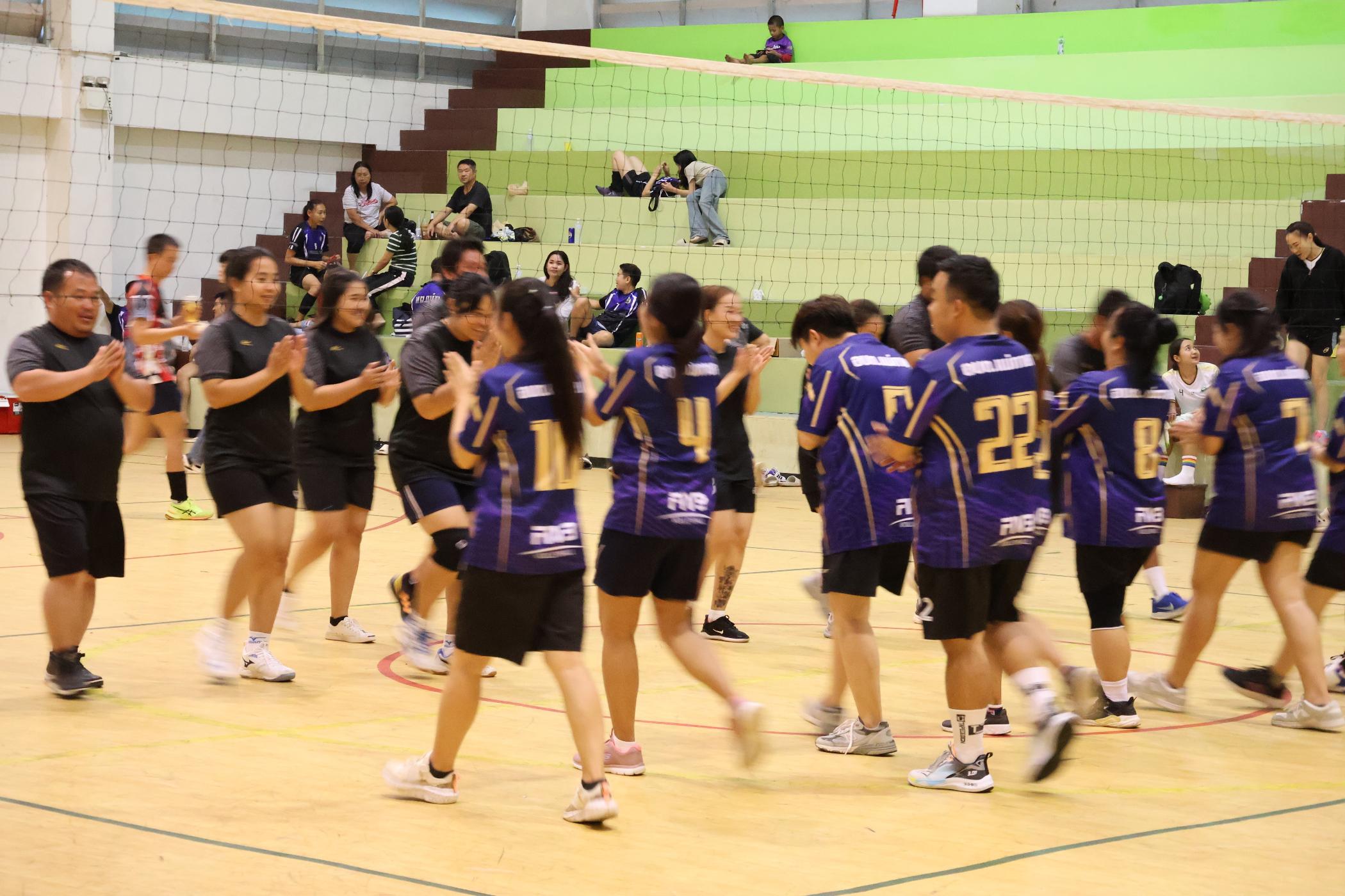 122. การแข่งขันกีฬาวอลเลย์บอลเชื่อมความสัมพันธ์ระหว่างหน่วยงาน คู่ที่ 9 - 15