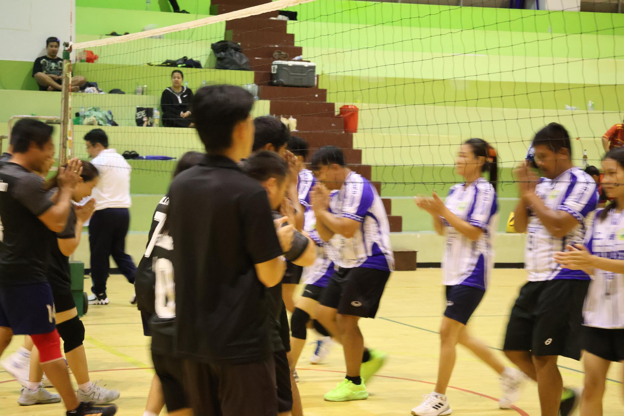 185. การแข่งขันกีฬาวอลเลย์บอลเชื่อมความสัมพันธ์ระหว่างหน่วยงาน คู่ที่ 9 - 15