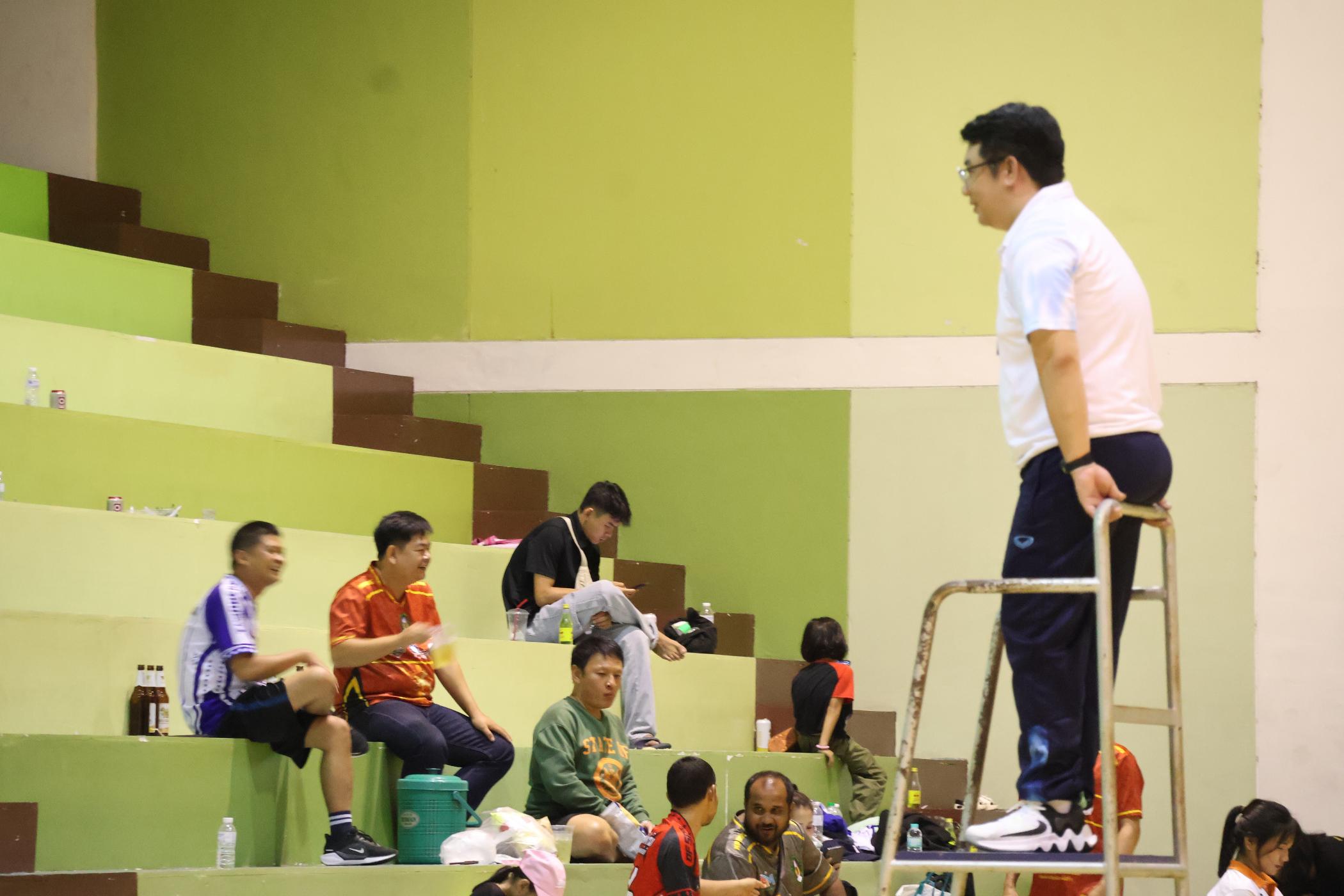 214. การแข่งขันกีฬาวอลเลย์บอลเชื่อมความสัมพันธ์ระหว่างหน่วยงาน คู่ที่ 9 - 15