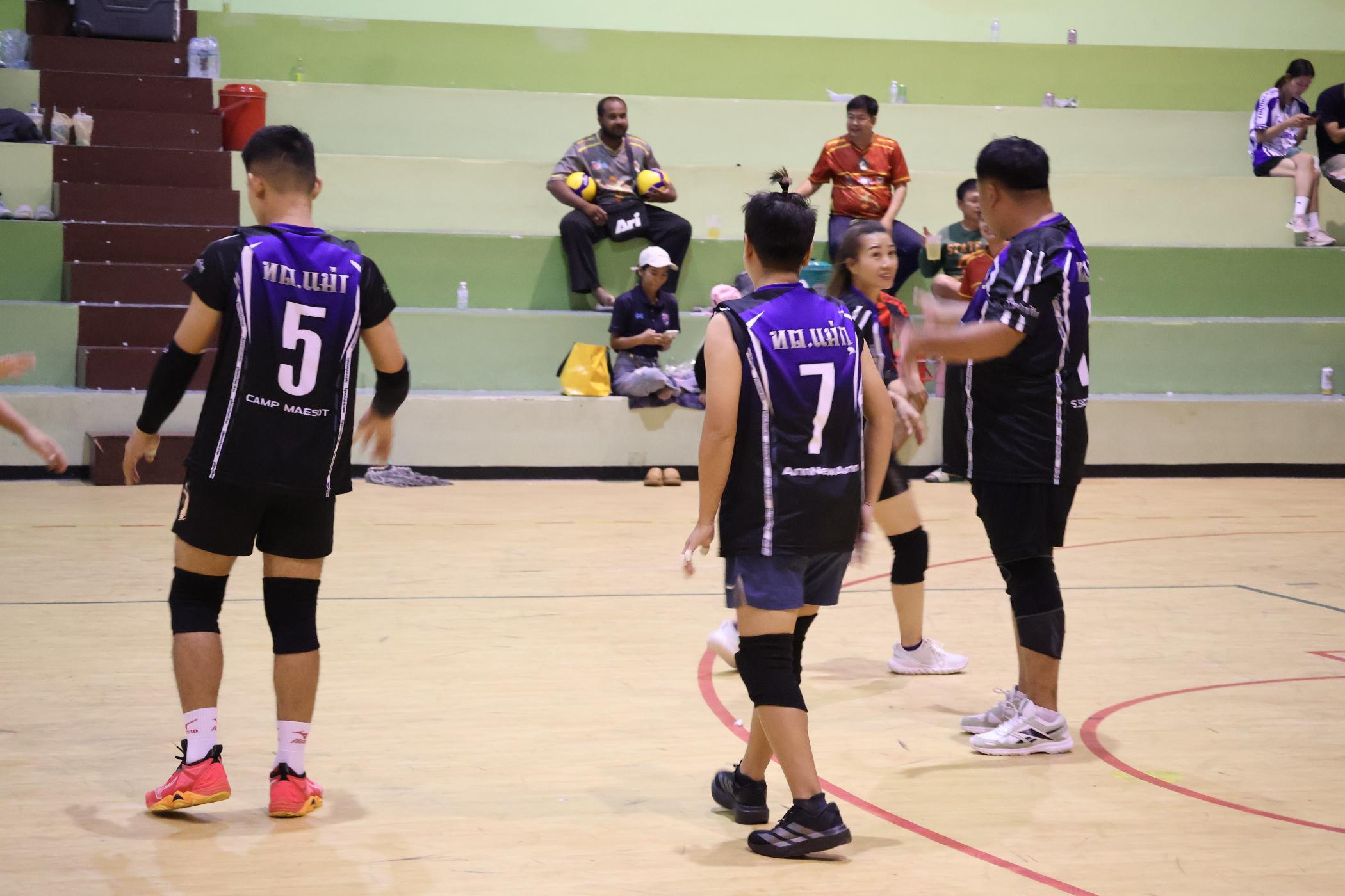 233. การแข่งขันกีฬาวอลเลย์บอลเชื่อมความสัมพันธ์ระหว่างหน่วยงาน คู่ที่ 9 - 15