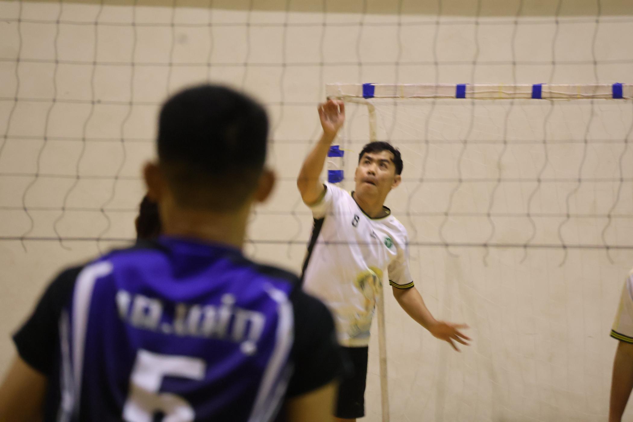 252. การแข่งขันกีฬาวอลเลย์บอลเชื่อมความสัมพันธ์ระหว่างหน่วยงาน คู่ที่ 9 - 15