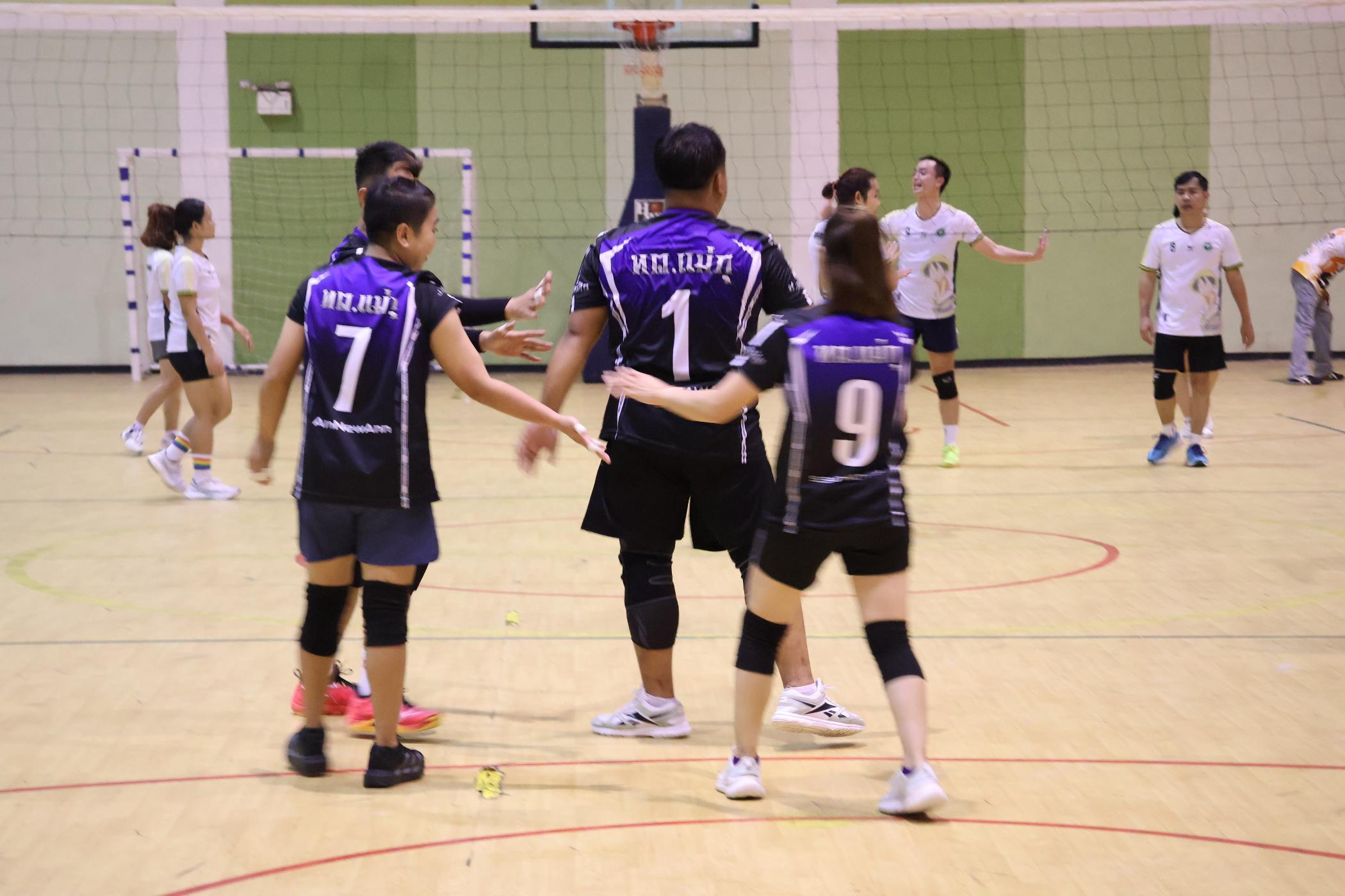 266. การแข่งขันกีฬาวอลเลย์บอลเชื่อมความสัมพันธ์ระหว่างหน่วยงาน คู่ที่ 9 - 15