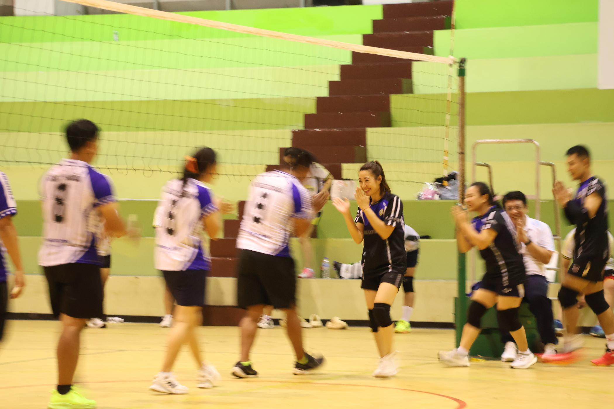 285. การแข่งขันกีฬาวอลเลย์บอลเชื่อมความสัมพันธ์ระหว่างหน่วยงาน คู่ที่ 9 - 15