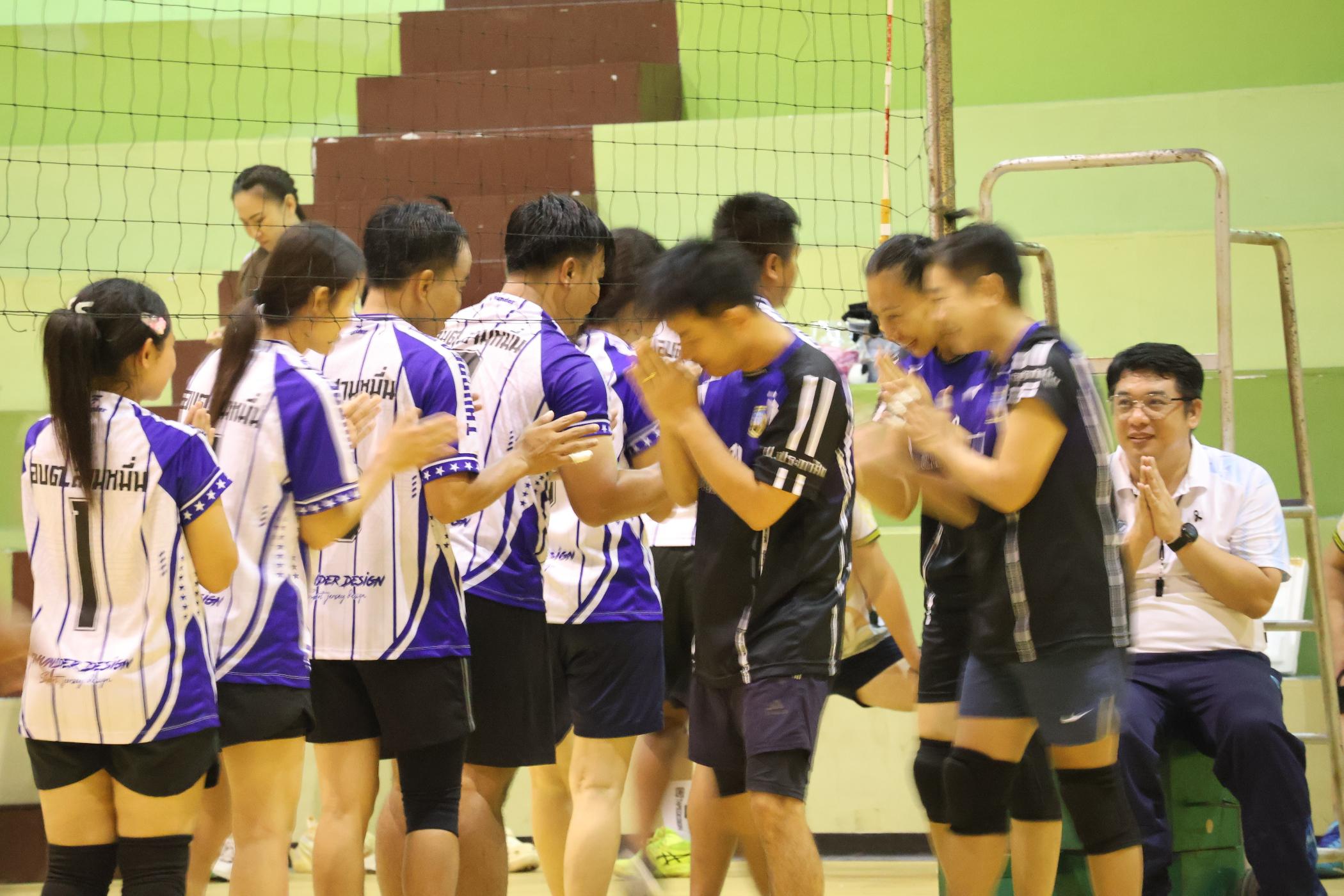 290. การแข่งขันกีฬาวอลเลย์บอลเชื่อมความสัมพันธ์ระหว่างหน่วยงาน คู่ที่ 9 - 15