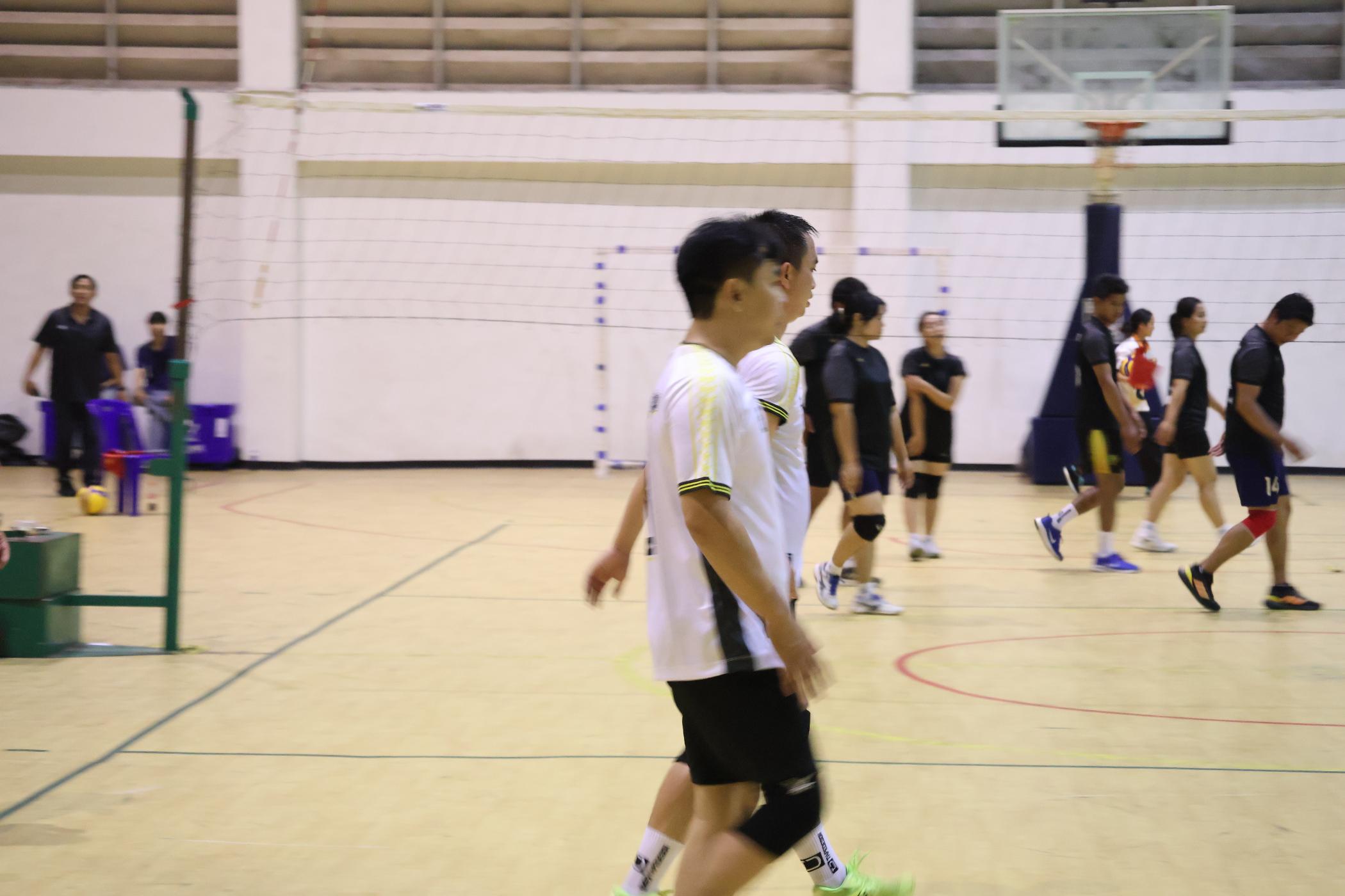 315. การแข่งขันกีฬาวอลเลย์บอลเชื่อมความสัมพันธ์ระหว่างหน่วยงาน คู่ที่ 9 - 15