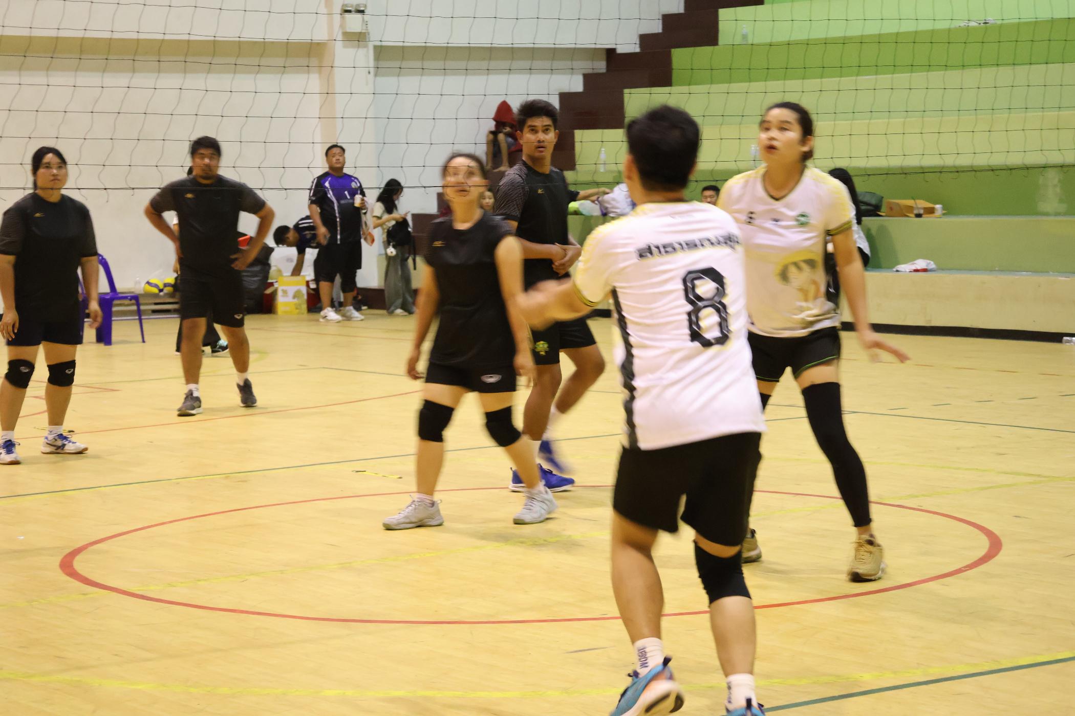 325. การแข่งขันกีฬาวอลเลย์บอลเชื่อมความสัมพันธ์ระหว่างหน่วยงาน คู่ที่ 9 - 15