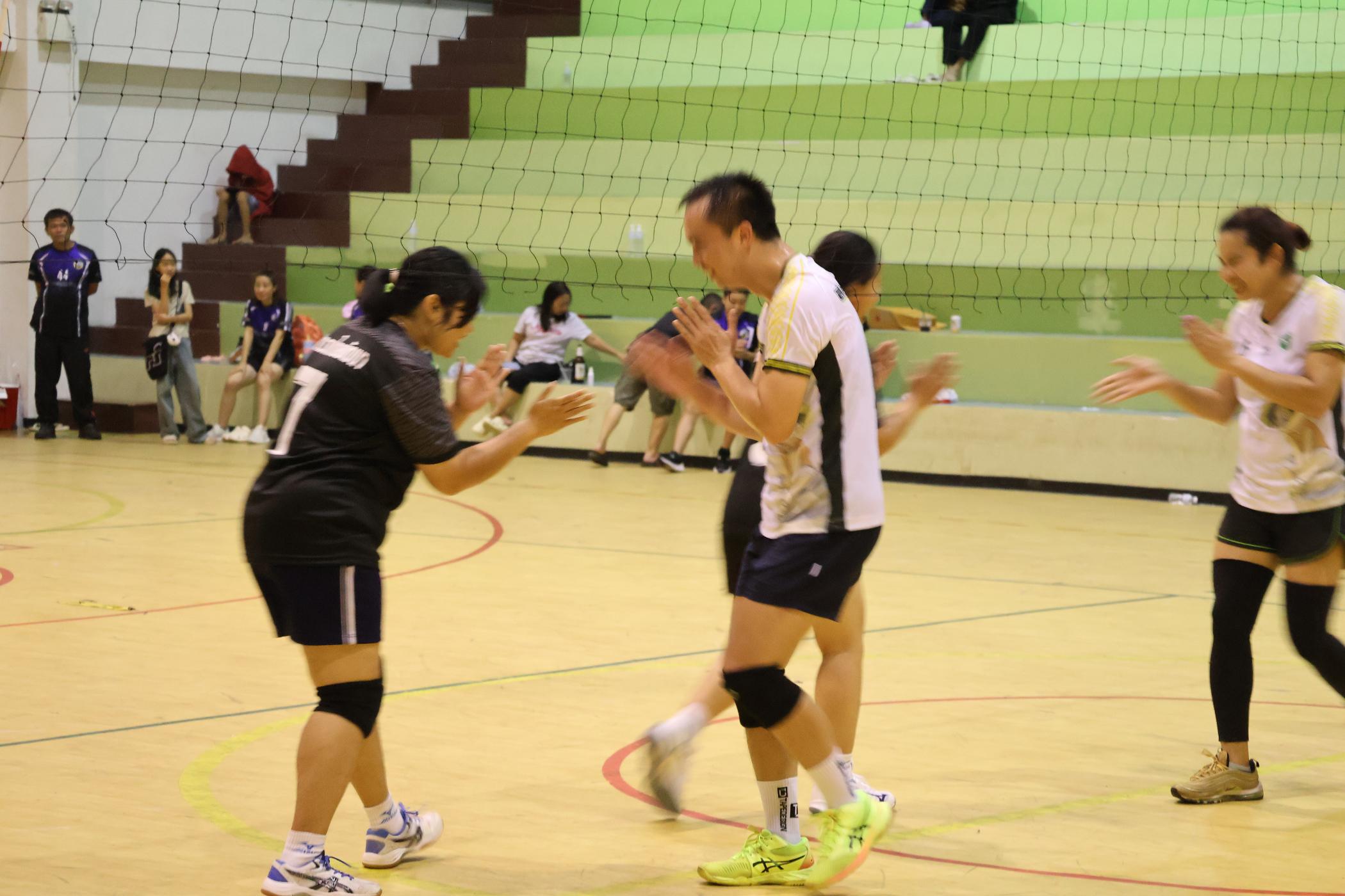 333. การแข่งขันกีฬาวอลเลย์บอลเชื่อมความสัมพันธ์ระหว่างหน่วยงาน คู่ที่ 9 - 15