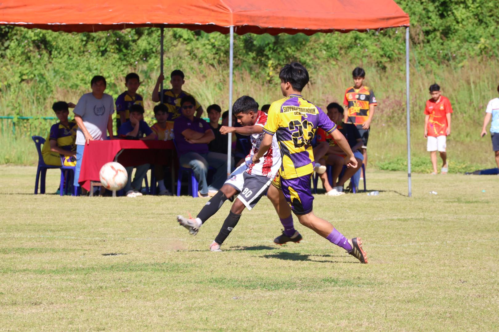 13. กิจกรรมการแข่งขันฟุตบอลนักเรียน รอบชิงชนะเลิศ