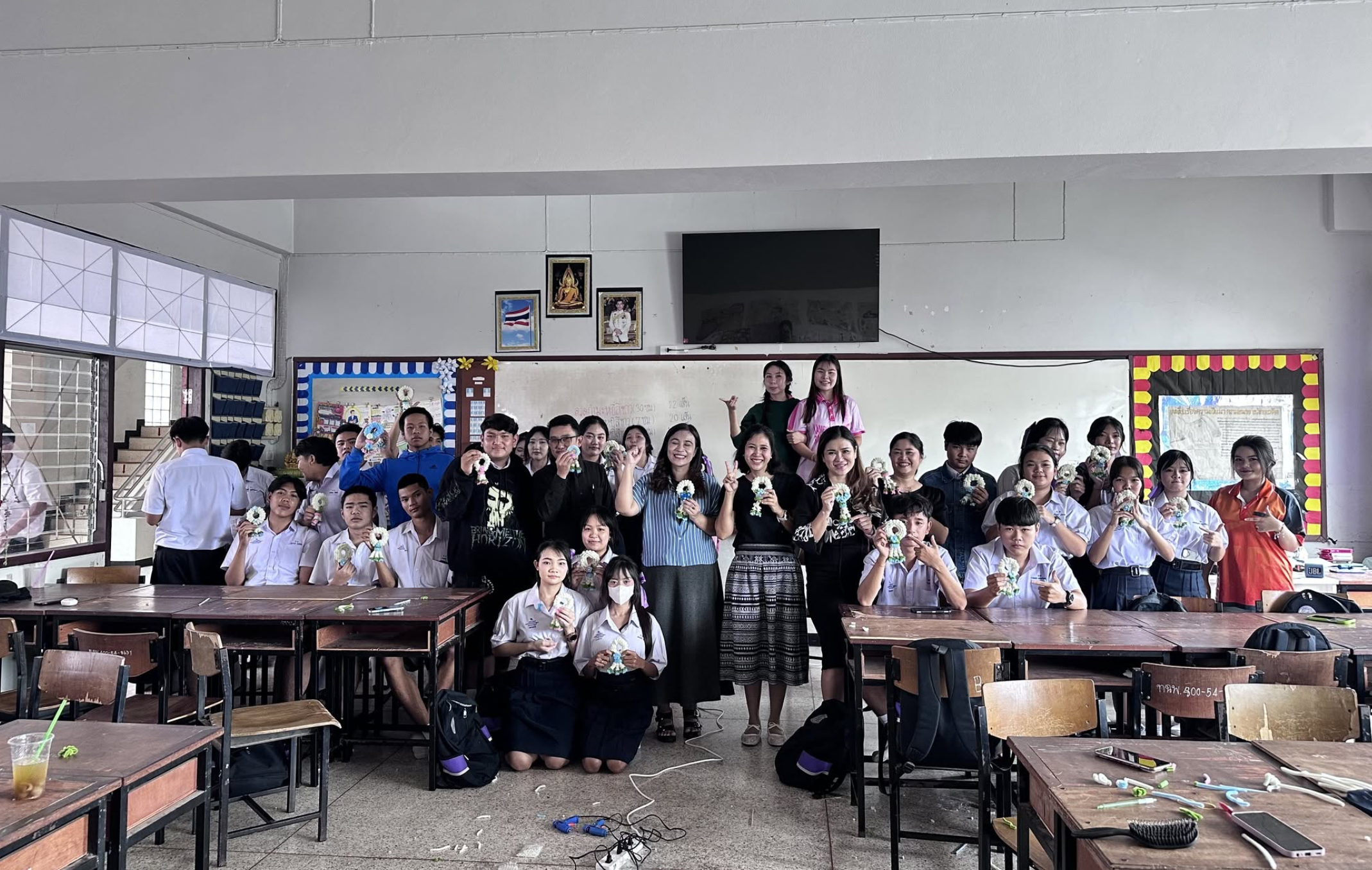 โปรแกรมวิชาการบัญชี จัดกิจกรรม "ประดิษฐ์ สื่อรักแทนคำขอบคุณจากใจ พวงมาลัยวันแม่"