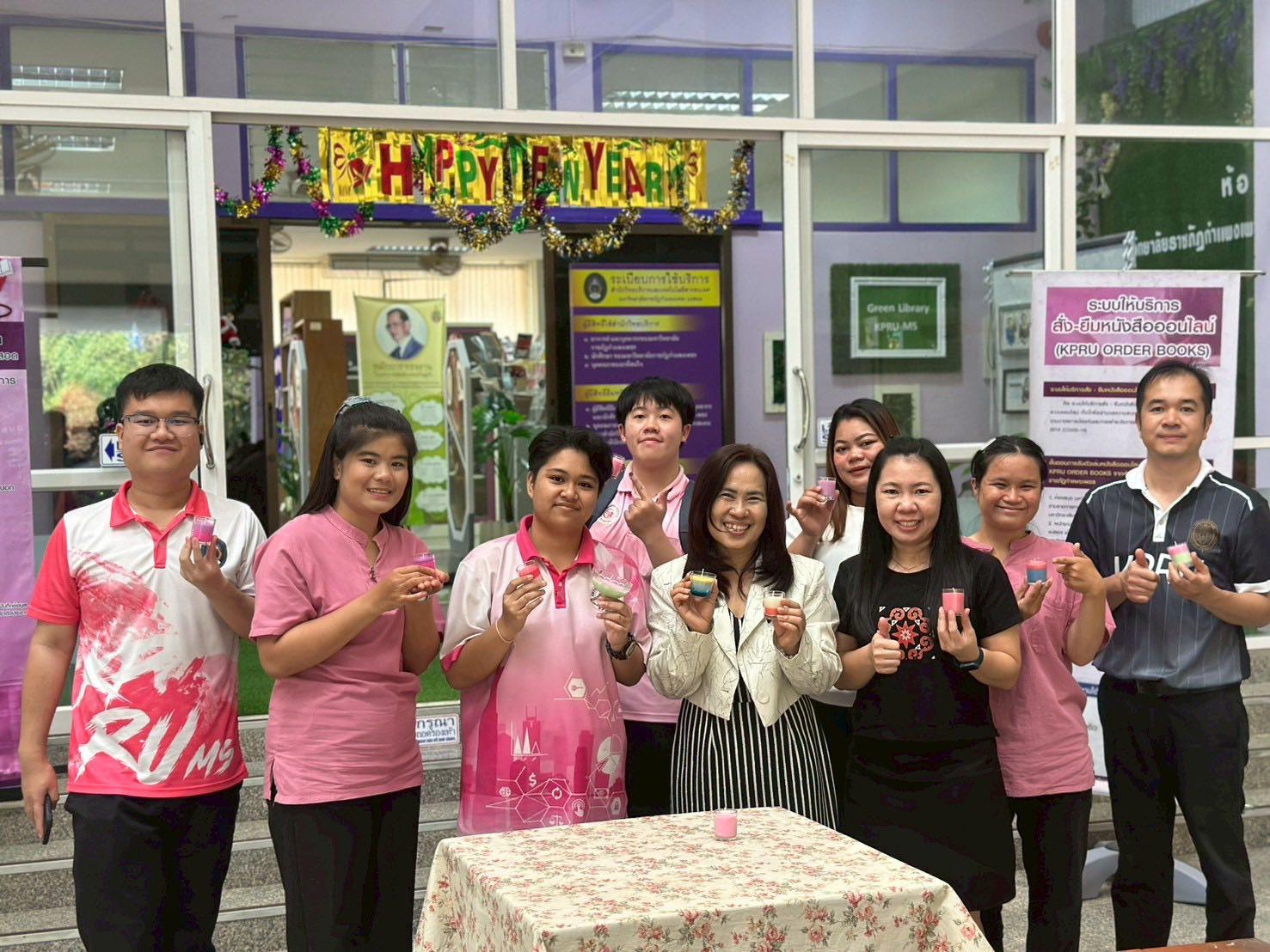 กิจกรรมทำเทียนหอม ชมรมรักการอ่าน