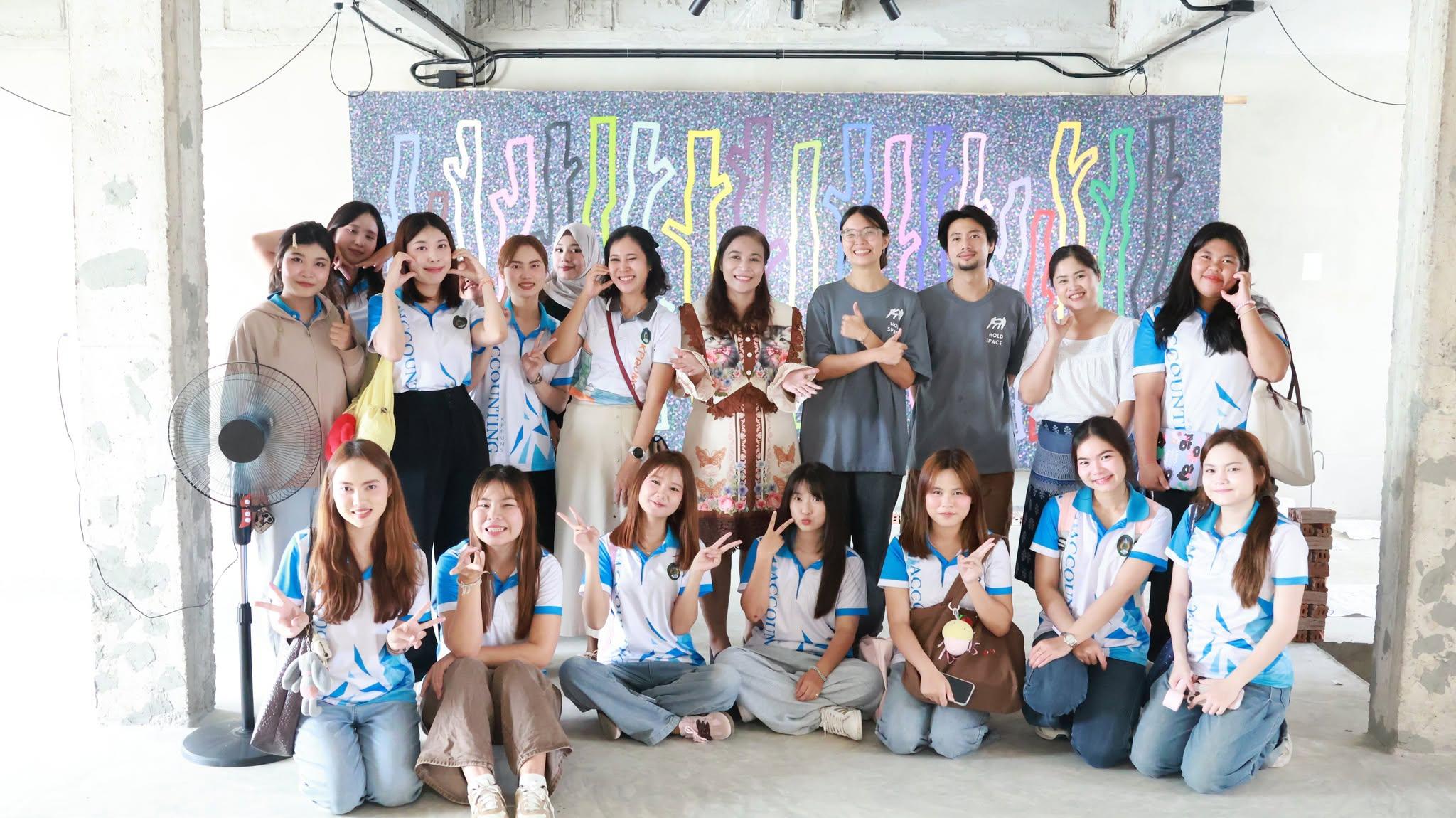 โปรแกรมวิชาการบัญชีจัดกิจกรรมศึกษาเรียนรู้ผลงานศิลปะ  บูรณาการกับรายวิชาการบัญชีต้นทุน 1 เพื่อส่งเสริมการเรียนรู้อย่างสร้างสรรค์
