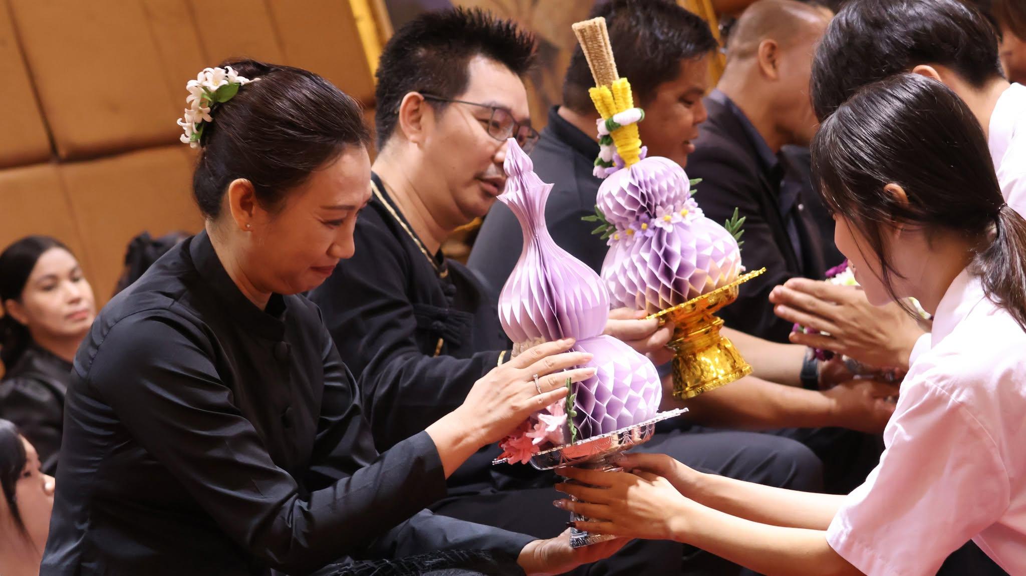 มหาวิทยาลัยราชภัฏกำแพงเพชร แม่สอด “น้อมจิตวันทา กตเวทิตา บูชาครู” พิธีไหว้ครู ประจำปีการศึกษา 2569