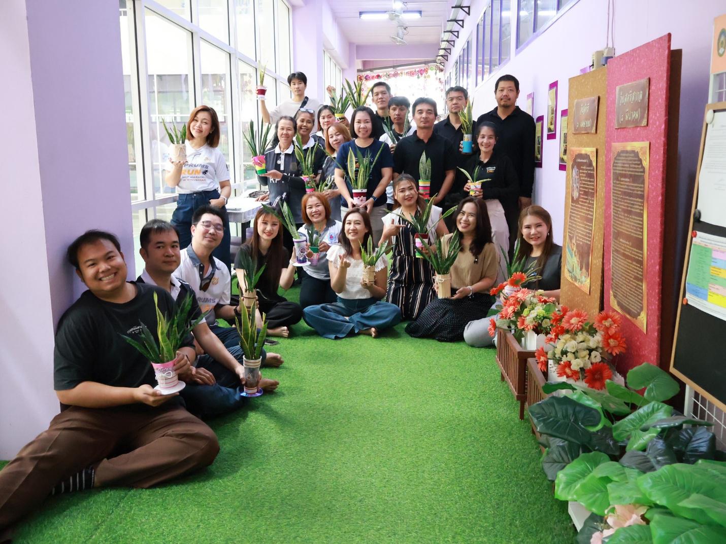 จัดกิจกรรม DIY แจกันใส่ต้นไม้ฟอกอากาศ